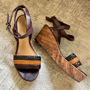 3/$15 Excellent Condition 𝑴𝑶𝑺𝑺𝑰𝑴𝑶 leather strappy wedges